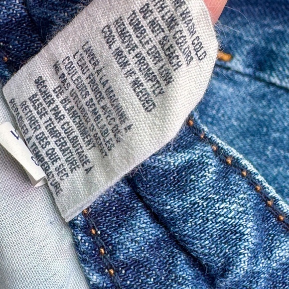 American Eagle Mid-rise fit Distressed Denim Medium Wash Cutoff Shorts Size 8 - Picture 9 of 13